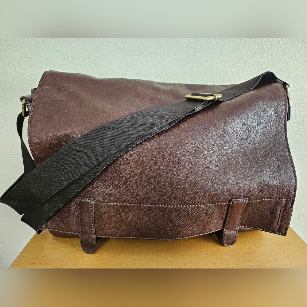 🛑SOLD🛑tg Fossil Unisex Brown Leather Messenger Bag Laptop Crossbody Work Bag. - Picture 2 of 14